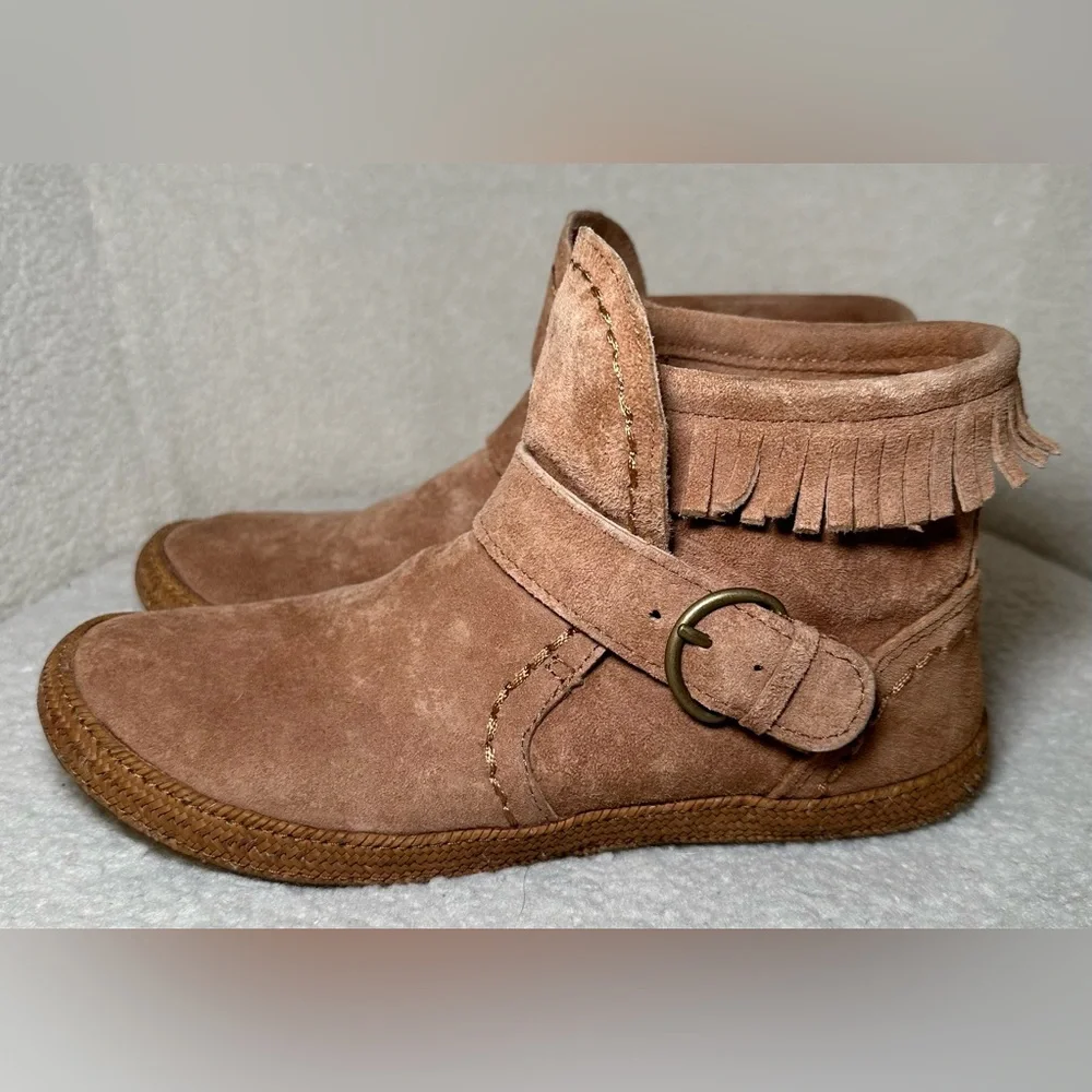 UGG Amely booties boots‎ slip-on moccasins fringe suede boho bohemian cute girly